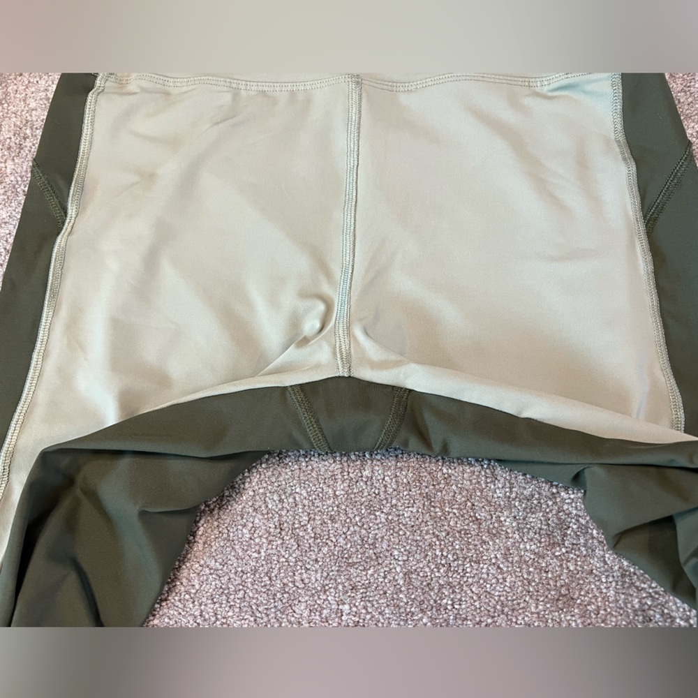 Victoria’s Secret PINK Ultimate Featherweight Leggings - Picture 7 of 9